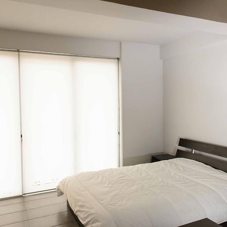 Apartamento Bright Loft With Terrance - Next To Metro Kerameikos Atenas Exterior foto