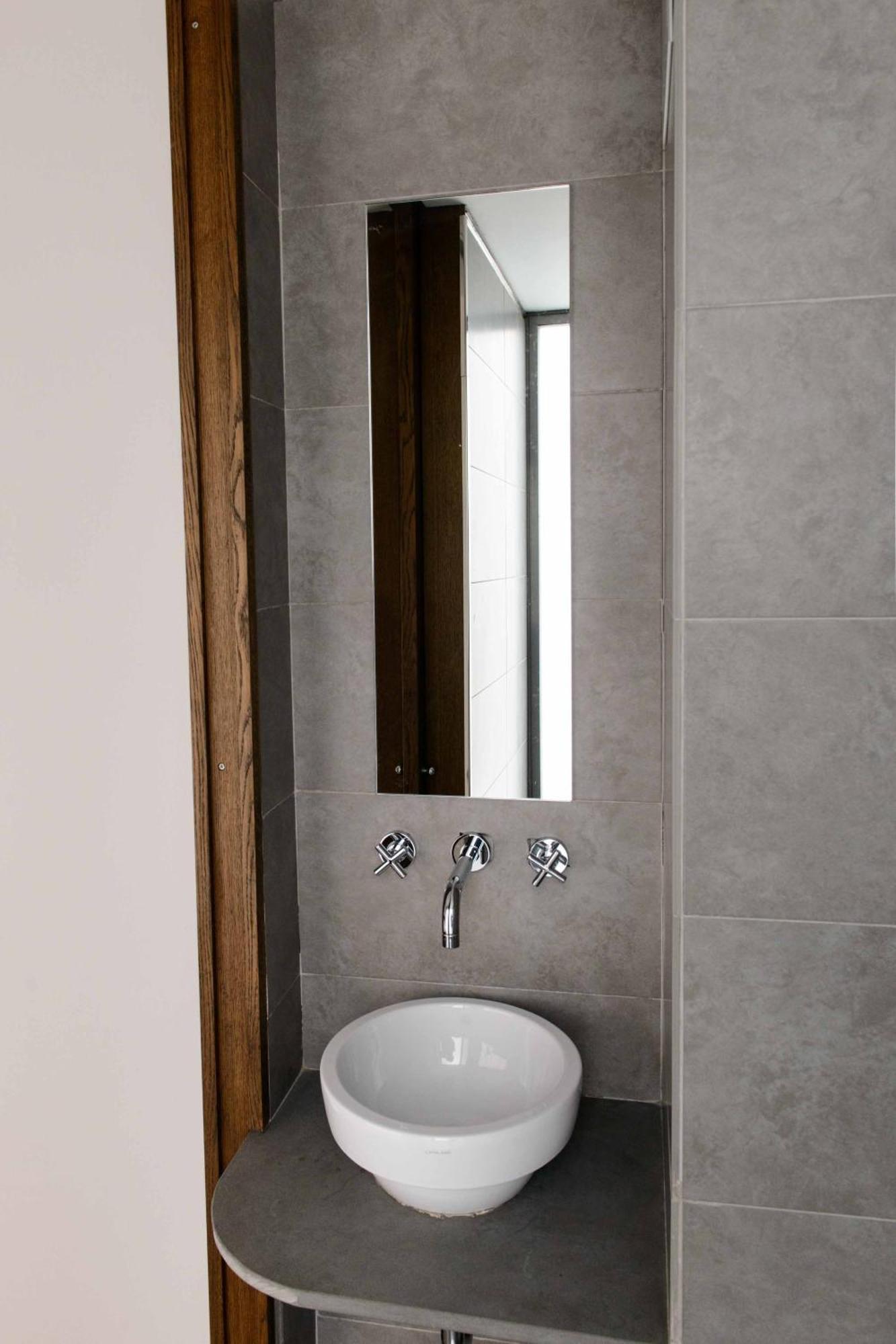 Apartamento Bright Loft With Terrance - Next To Metro Kerameikos Atenas Exterior foto