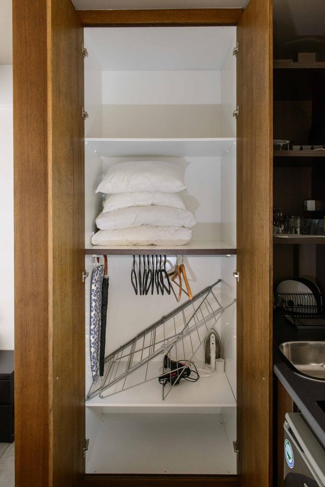 Apartamento Bright Loft With Terrance - Next To Metro Kerameikos Atenas Exterior foto